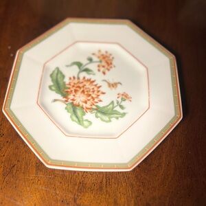 Fitz and Floyd Chrysanthemum pattern 
7 3/4 Salad Plate